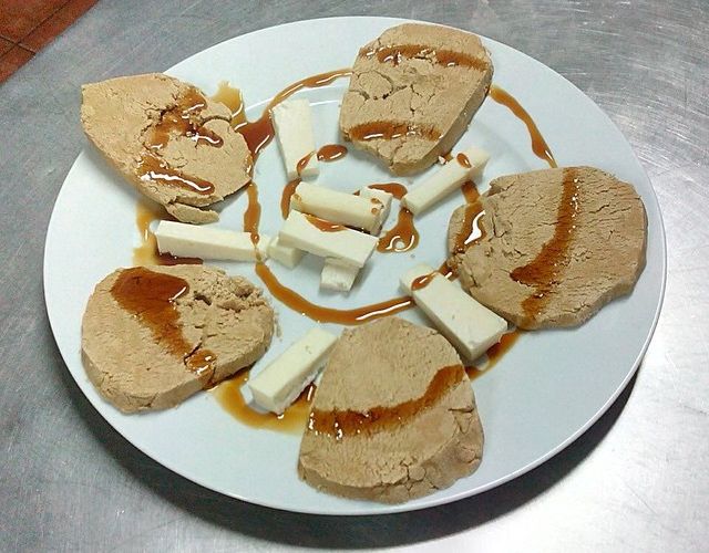 Gofio con Miel de Palma y Queso de Cabra